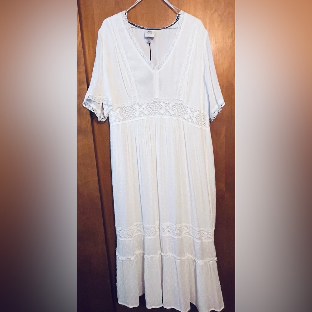 Knox Rose White Goddess Dress with Lace Detail - Picture 3 of 5